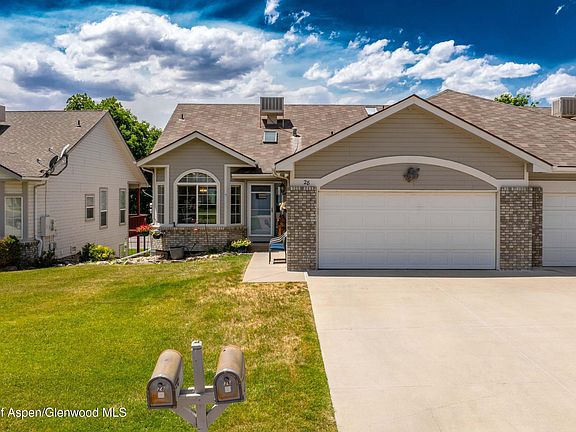 2nd image of 28 N Ridge Ct