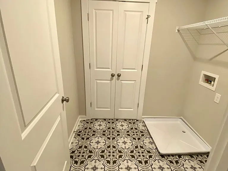 115 Cranford Dr — Photo 16