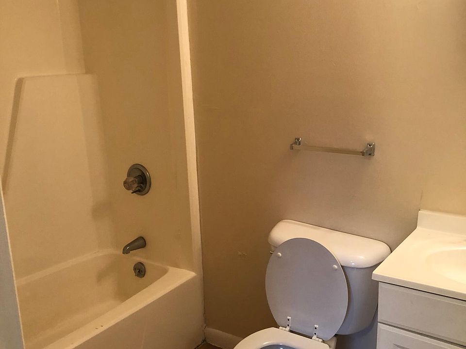 2nd image of 1108 Church St APT 1