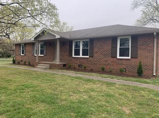142 Iris Dr, Hendersonville, TN 37075