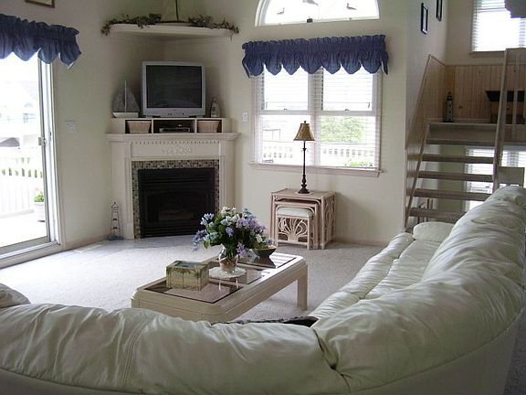 3rd image of 5209 Central Ave #S