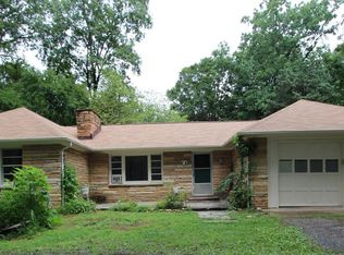 7001 Union Mill Rd, Clifton, VA 20124