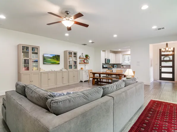 206 Ridgecrest Dr. Unit 4, San Antonio, TX 78209