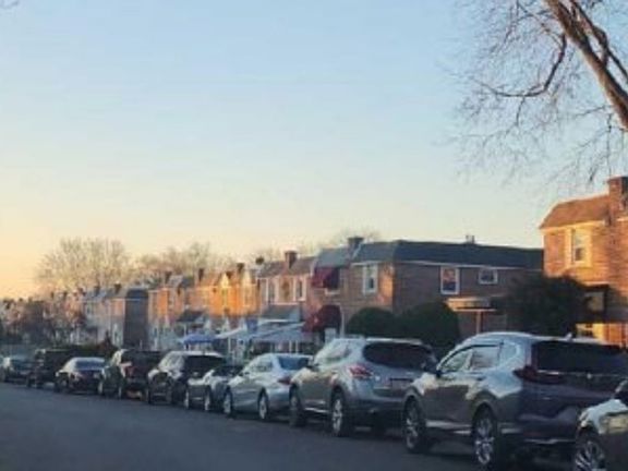 Exterior Neighborhood (street photo)