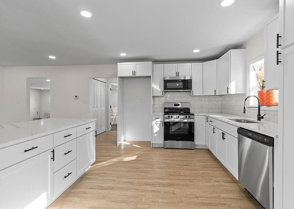 1st image of 2119 S 35th St