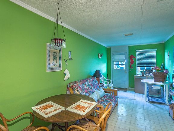 4th image of 33-3 Holland Ave #1