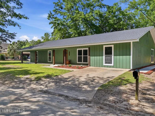 3310 Irondale St, Gautier, MS 39553