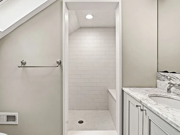 2 Brattle Cir — Photo 28