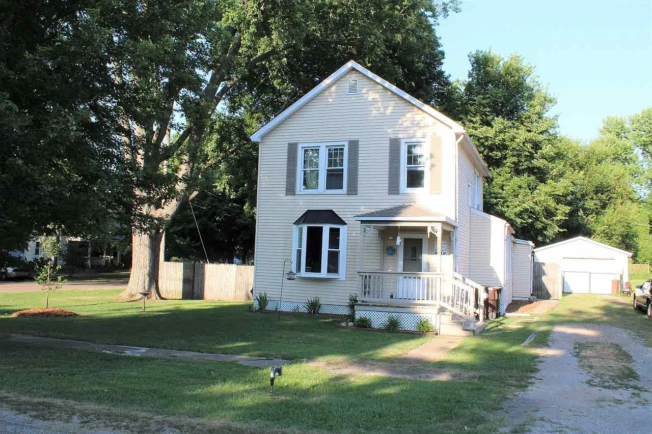 202 S Pine St photo 1