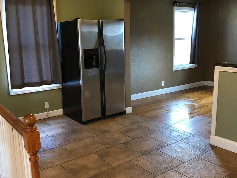 9839 Meadow View Dr — Photo 6