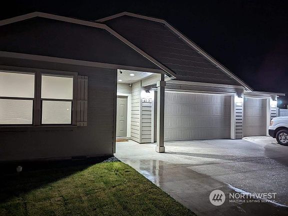 3rd image of 4213 W Cove West Drive
