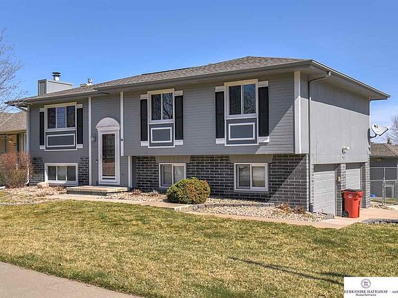 3rd image of 7927 Rock Creek Cir