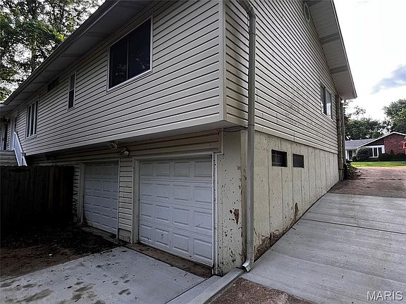5th image of 608 Agean Way