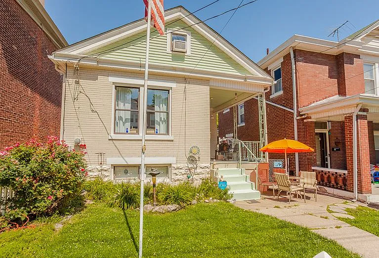 37 16th St photo 1