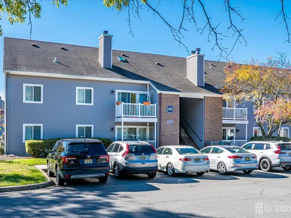 8508 Tamarron Dr, Plainsboro, NJ 08536