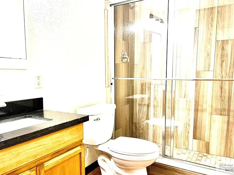 1010 W Madison Ave #A — Photo 10