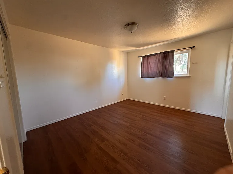 4445 N Emerson Ave — Photo 6