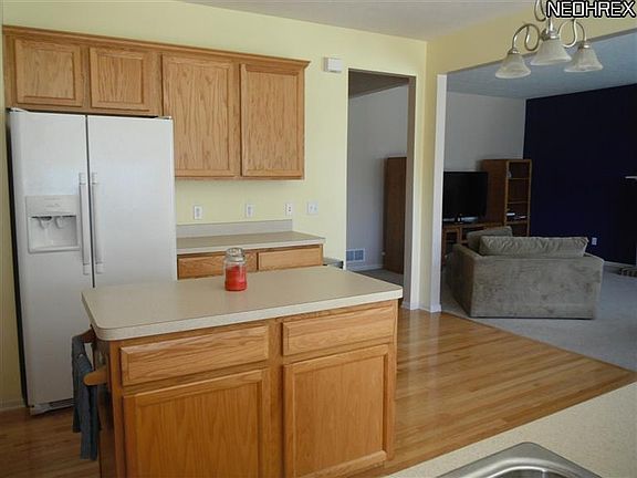 3rd image of 27131 Waterside Dr