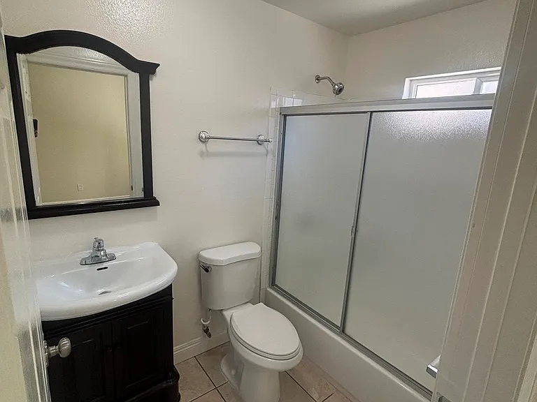 4232 Kenwood Ave — Photo 12