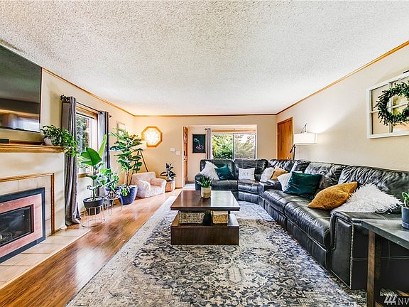 4th image of 9702 Lake Steilacoom Dr SW