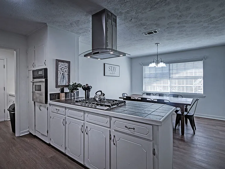 104 Bay Harbour Pl — Photo 9