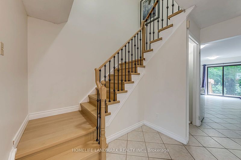 Oakville Townhouse for rent - 4 Bedrooms — photo 16