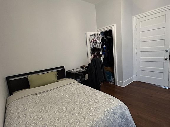 4th image of 242 Richmond Ave #2