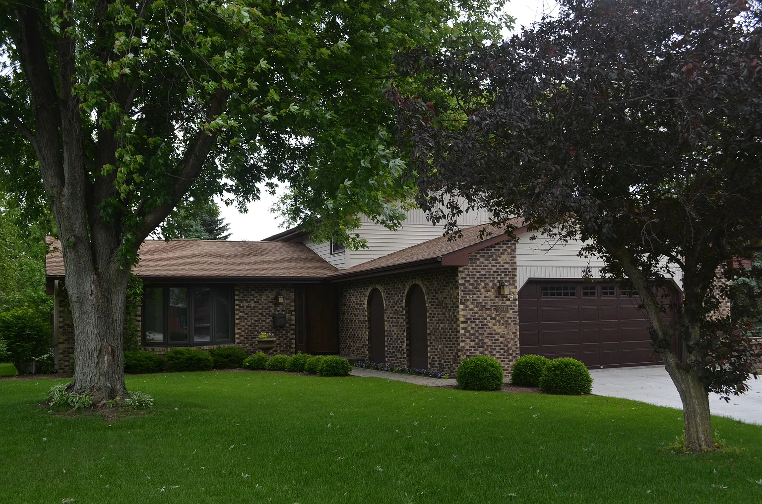 240 Windermere Way photo 1