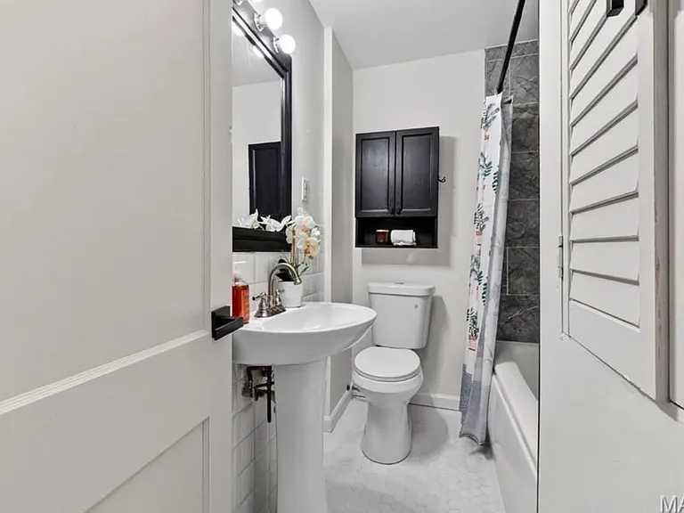 4601 Ray Ave — Photo 3
