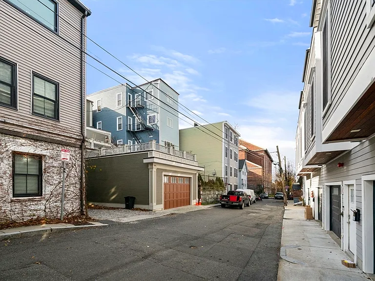 10 Lamson Ct #1 — Photo 5