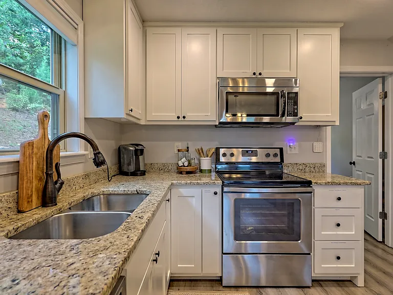 112 John English Dr — Photo 14
