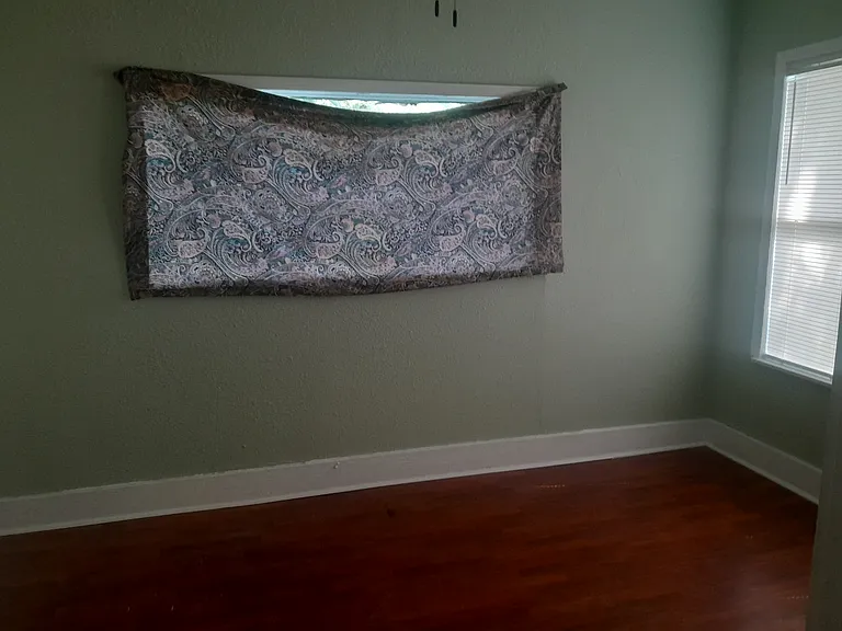933 S McLean Blvd — Photo 7