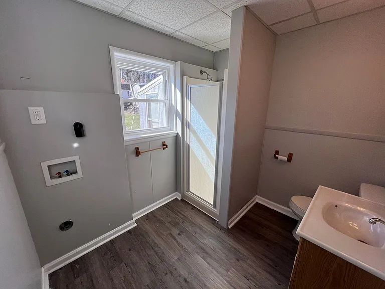 406 E Washington St — Photo 14