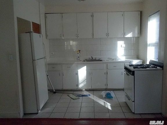 3rd image of 11433 167th St