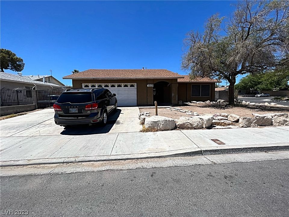 1st image of 3669 Redwood St