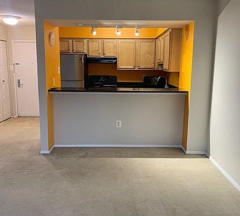 3rd image of 4500 S Four Mile Run Dr APT 330