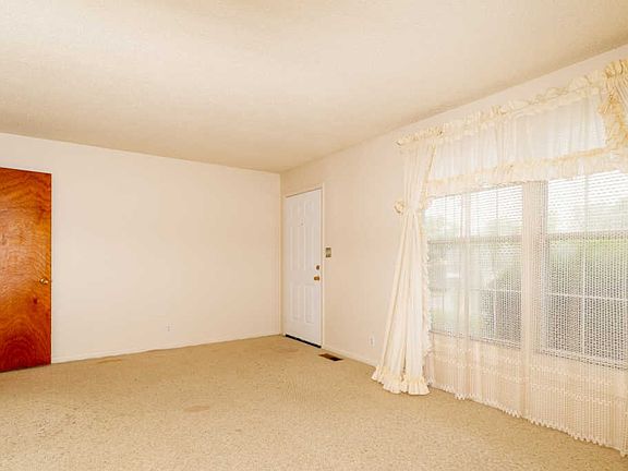 2nd image of 549 Paula Dr