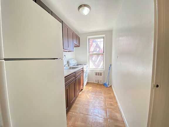 5th image of 38-15 Bowne St #1D