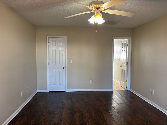 5th image of 1641 Clooney Ln