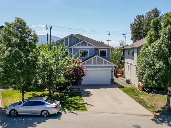 34832 1st Ave, Abbotsford, BC V2S 8C1