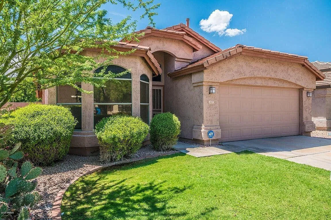 3 bed, 1663 sqft, $2,692 — Photo 2
