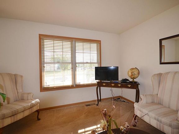 5th image of 345 Hemhill Dr