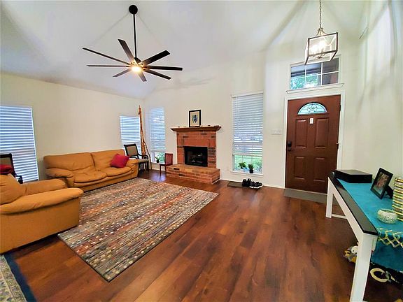 5th image of 2605 Normandy Dr