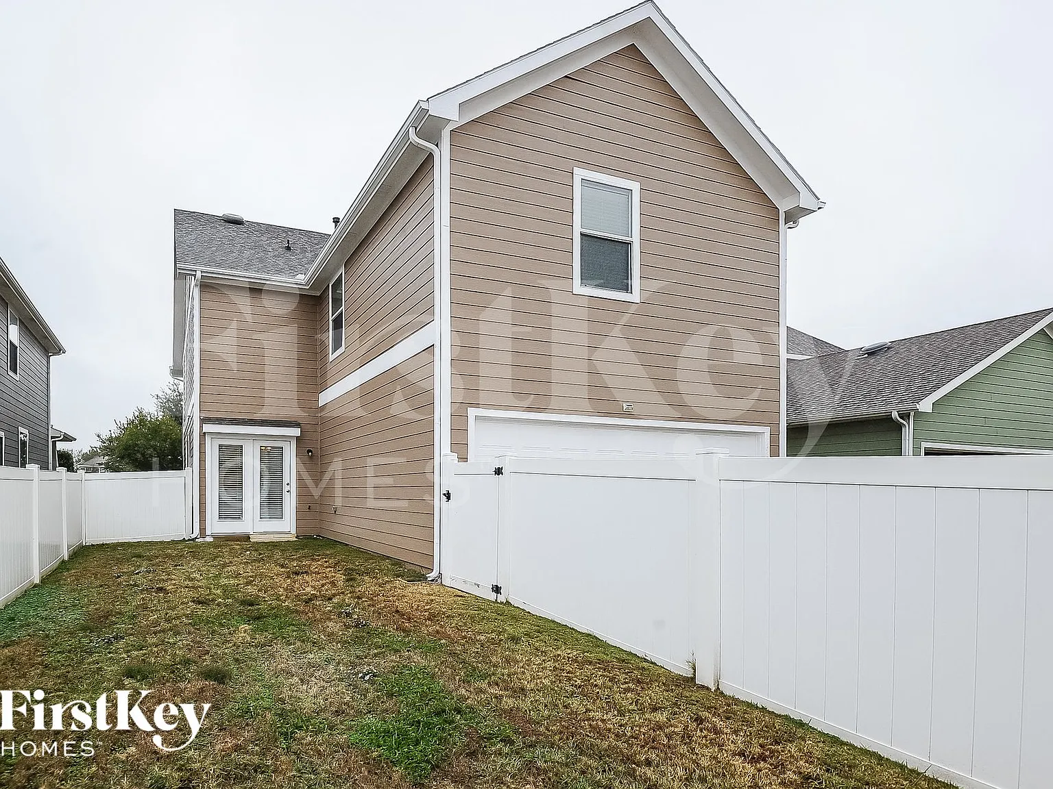 3 bed, 2.5 bath, 1940 sqft, $2,180 — Photo 2