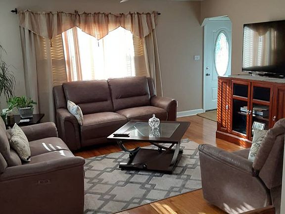 5th image of 4621 Auburndale Ln