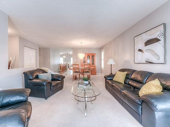 5th image of 221 Essex Point Dr