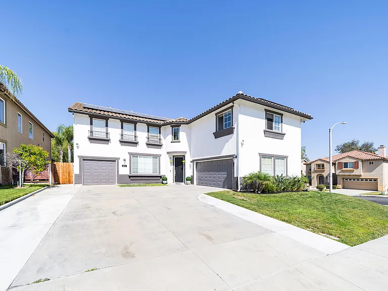 25933 Schafer Dr — Photo 1