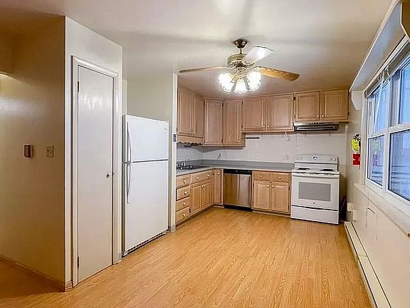 2nd image of 125 Amblewood Way