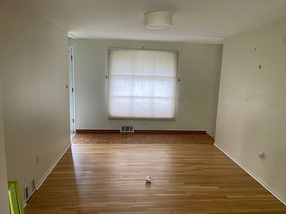 3rd image of 30780 Northgate Dr