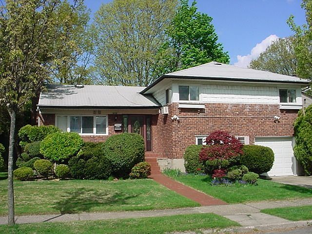 1st image of 6009 Hewlett St